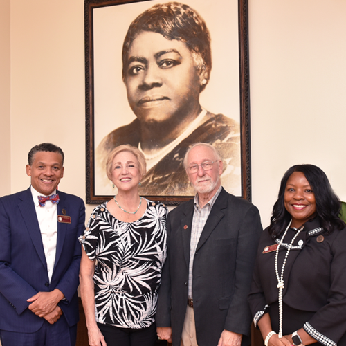 Bethune - Cookman University receives $200,000 Endowment from Former Trustee Rev. Robert Gibbs